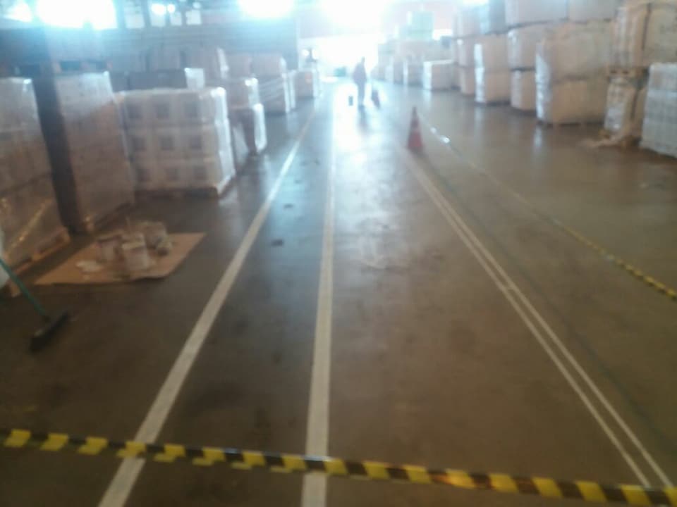 TRANSPORTES LUFT - PINTURA DE SINALIZAÇÃO DE ARMAZEM E NUMERAÇÃO DE PALLETS