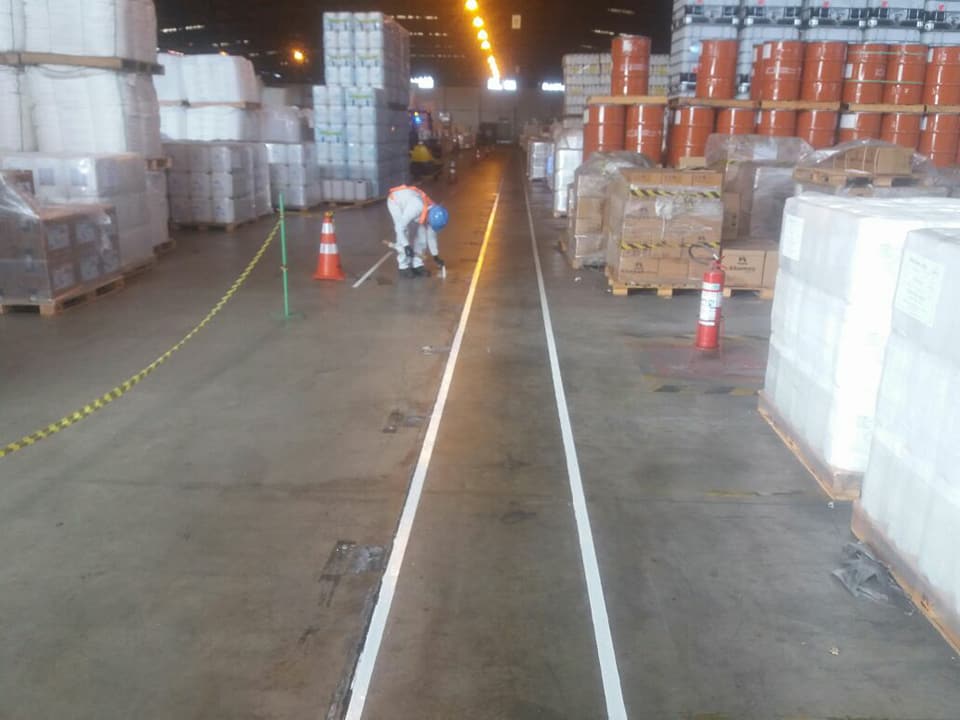 TRANSPORTES LUFT - PINTURA DE SINALIZAÇÃO DE ARMAZEM E NUMERAÇÃO DE PALLETS